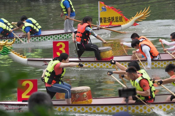 Los Participantes Compiten Tramo Putuo Del Campeonato China Dragon Boat —  Fotos de Stock