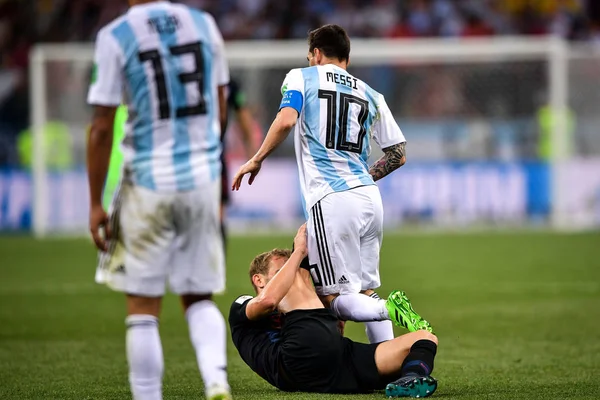 Lionel Messi Argentine Droite Défie Ivan Strinic Croatie Dans Leur — Photo