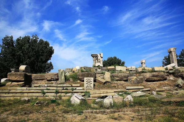 Les Travailleurs Chinois Renforcent Les Ruines Yuanying Guan Immense Ocean — Photo