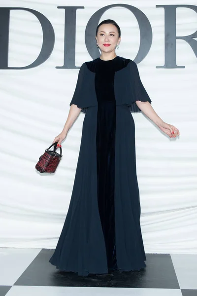 Hong Kong Atriz Carina Lau Posa Durante Christian Dior Primavera — Fotografia de Stock