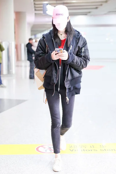 Modèle Chinois Mengyao Connu Sous Nom Ming Est Photographié Aéroport — Photo