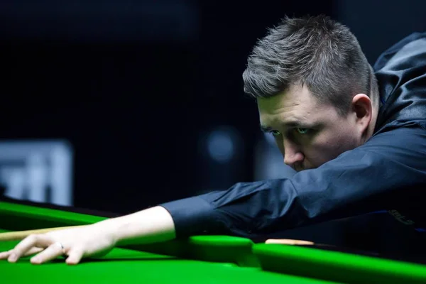 Kyren Wilson Van Engeland Speelt Een Schot Van Ding Junhui — Stockfoto