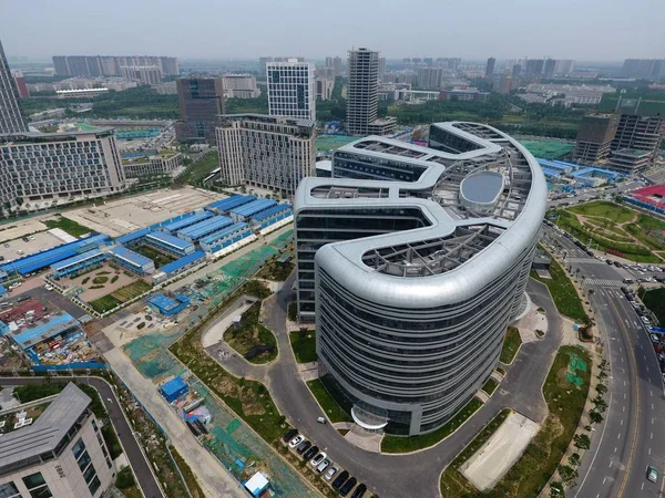 Офісні Будівлі Має Форму Граблі Або Лапи Чженчжоу Місто Центрального — стокове фото