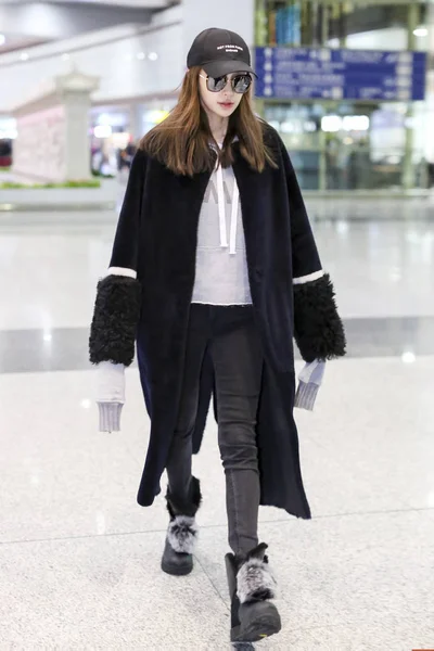 Modelo Actriz Hong Kong Angelababy Llega Aeropuerto Internacional Beijing Capital — Foto de Stock