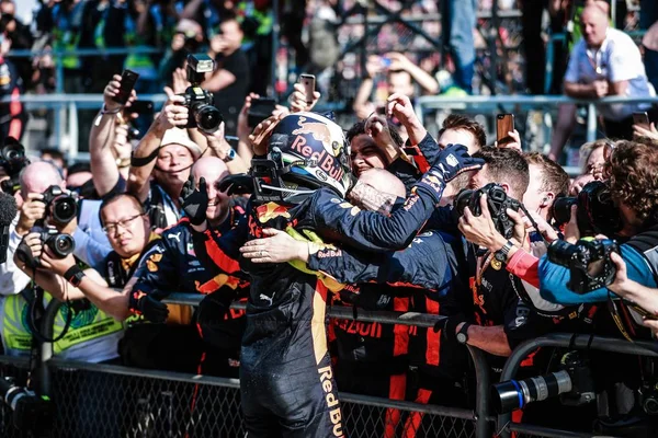 Daniel Ricciardo Piloto Australiano Red Bull Racing Comemora Após Vencer — Fotografia de Stock