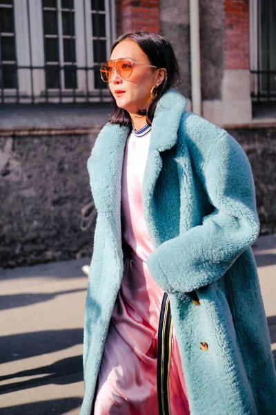 Passeios Pedestres Moda Rua Durante Paris Fashion Week Fall Winter — Fotografia de Stock