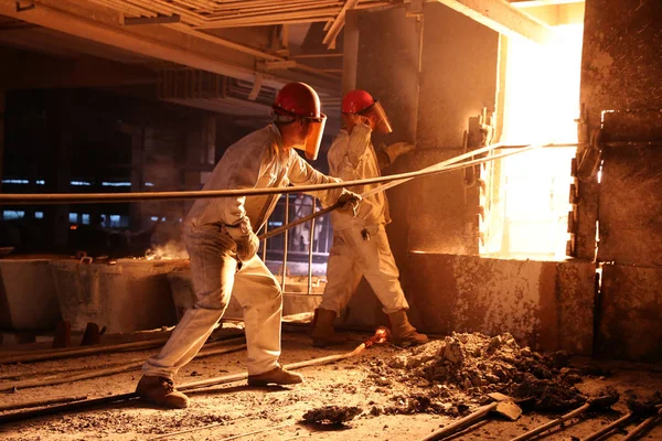 Lavoratori Cinesi Producono Acciaio Acciaieria Nella Città Hefei Provincia Anhui — Foto Stock