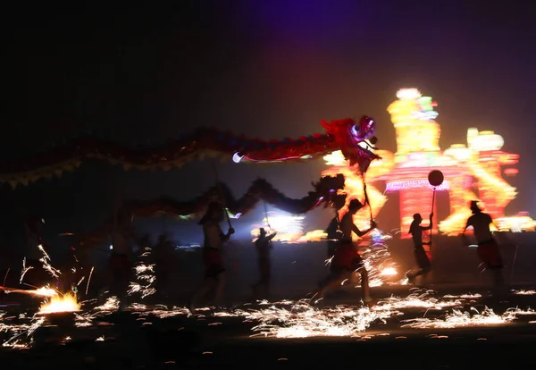 Performers Perform Dragon Dance Sparks Created Molten Iron Water Were — 图库照片