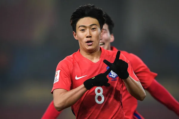 Han Seung Gyu Dari Korea Selatan Merayakan Setelah Mencetak Gol — Stok Foto
