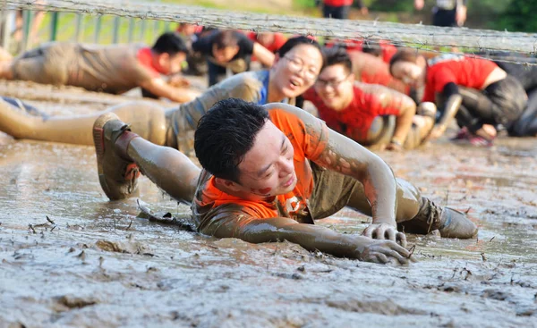 Participantes Participam Corrida Mudder 2018 Corrida Obstáculos Olympic Forest Park — Fotografia de Stock