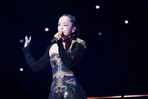 Японская Певица Намиэ Амуро Выступает Время Своего Последнего Концерта Перед — стоковое фото