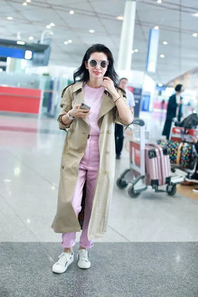 Chinese Actress Bingbing Walks Exit Landing Beijing Capital International Airport — Stock Photo, Image