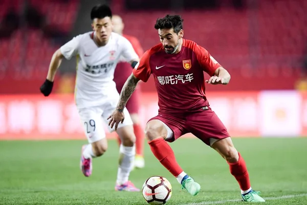 Jogador Futebol Argentino Ezequiel Lavezzi Hebei China Fortune Dribla Contra — Fotografia de Stock