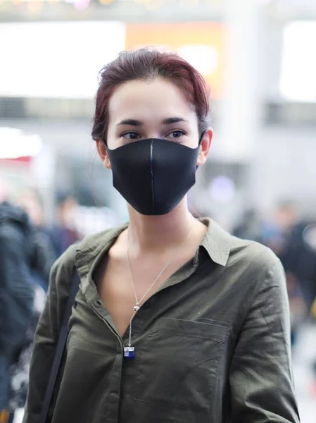 Actriz Chino Americana Celina Jade Fotografiada Aeropuerto Internacional Shanghai Hongqiao —  Fotos de Stock