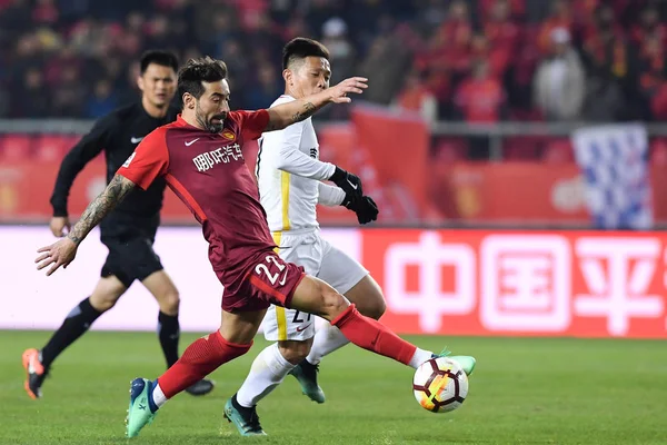 Jogador Futebol Argentino Ezequiel Lavezzi Esquerda Hebei China Fortune Chuta — Fotografia de Stock