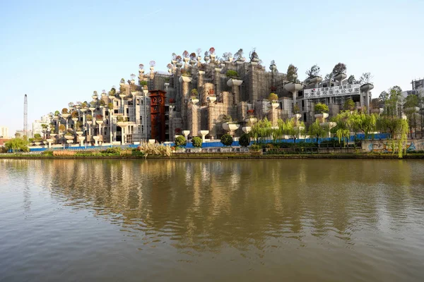 Удивительное Здание Форме Вавилонских Садов Строится Шанхае Китай Апреля 2018 — стоковое фото