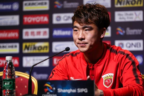 Chinesischer Fußballspieler Shi Von Shanghai Sipg Teilnahme Einer Pressekonferenz Vor — Stockfoto