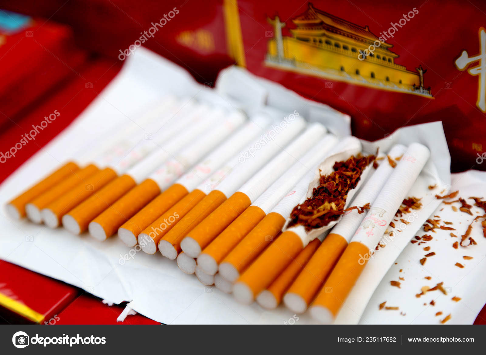 Vue Fausses Cigarettes Saisies Par Police Dans Ville Xiamen