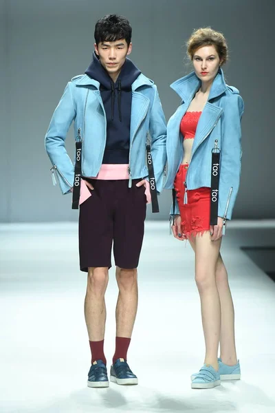 Models Display New Creations Fashion Show Ecco Taoray Taoray China — Stock Photo, Image