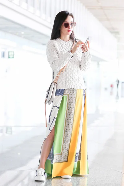 Attrice Cinese Bingbing Fotografata All Aeroporto Internazionale Pechino Capital Pechino — Foto Stock