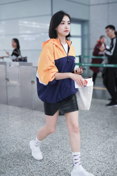 Chanteuse Actrice Chinoise Victoria Song Song Qian Arrive Aéroport International — Photo