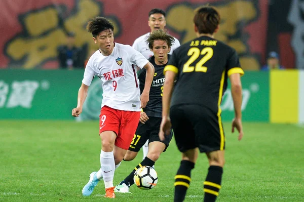 Yang Del Chino Tianjin Quanjian Izquierda Patea Balón Para Hacer —  Fotos de Stock