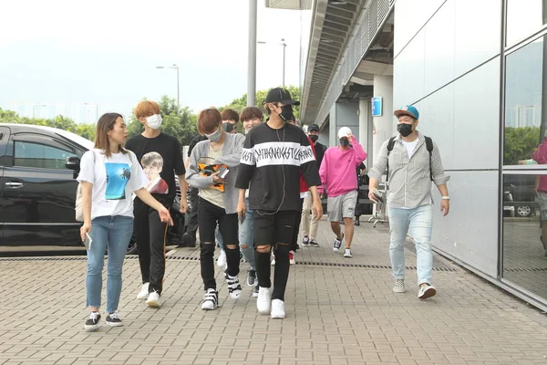 Members South Korean Boy Group Wanna One Arrive Hong Kong — Stock Photo, Image