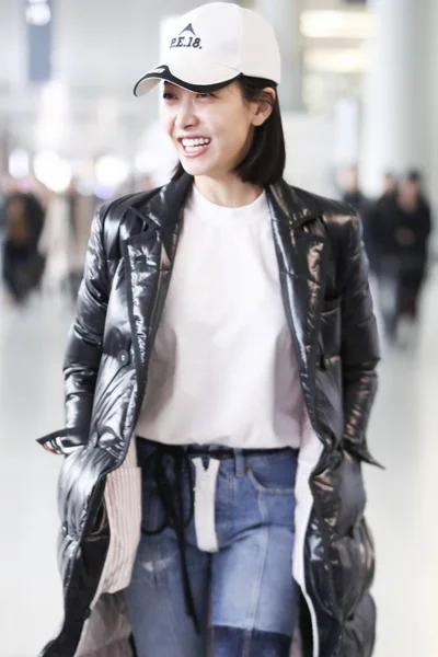 Cantora Atriz Chinesa Victoria Song Song Qian Retratada Aeroporto Internacional — Fotografia de Stock