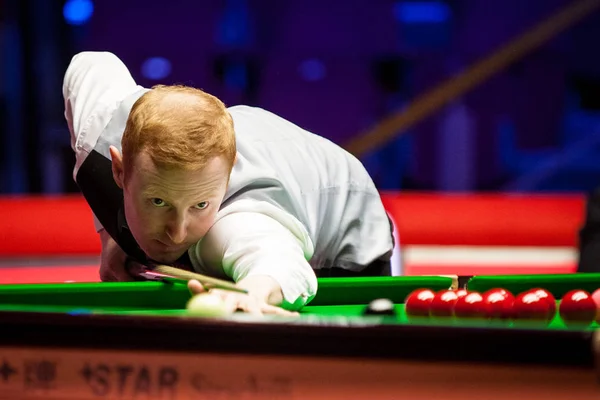 Anthony Mcgill Szkocji Odgrywa Strzał Ding Junhui Chin Ćwierćfinałach Ladbrokes — Zdjęcie stockowe