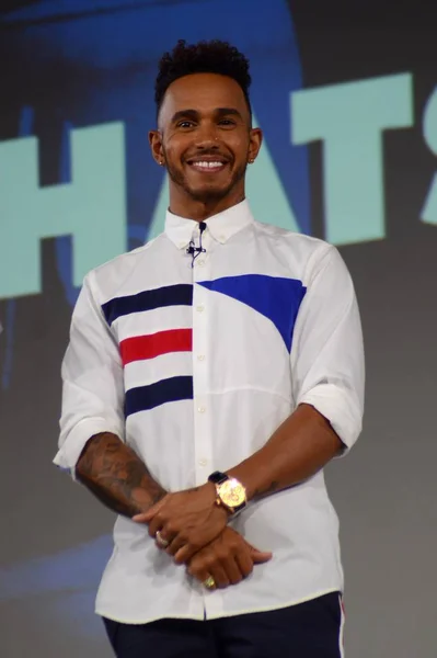 Pembalap Mercedes Lewis Hamilton Menghadiri Acara Promosi Oleh Merek Fashion — Stok Foto