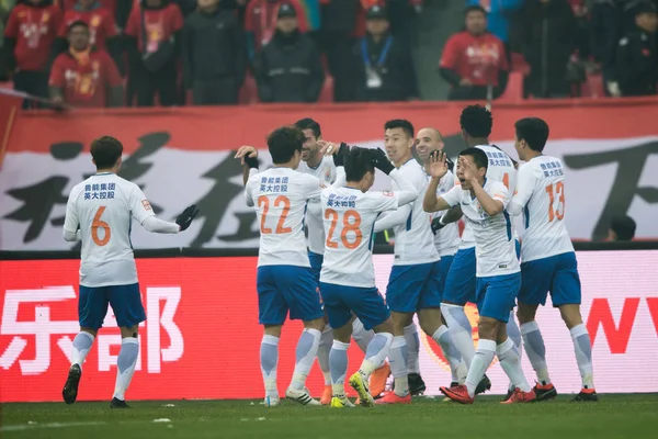 Jogadores Shandong Luneng Taishan Comemoram Depois Marcar Gol Contra Hebei — Fotografia de Stock