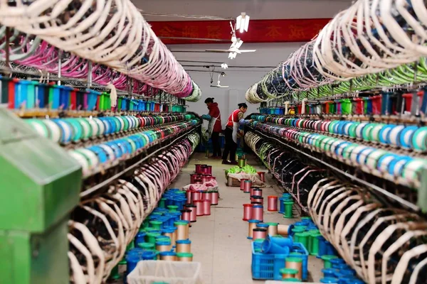 Las Trabajadoras Chinas Manejan Producción Seda Para Ser Exportada Una — Foto de Stock