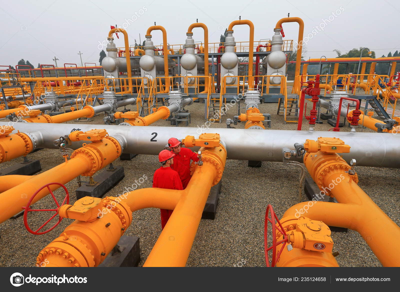 Chinese Technicians Examine Pipes Natural Gas Purification Plant Cnpc China Stock Editorial Photo C Chinaimages 235124658