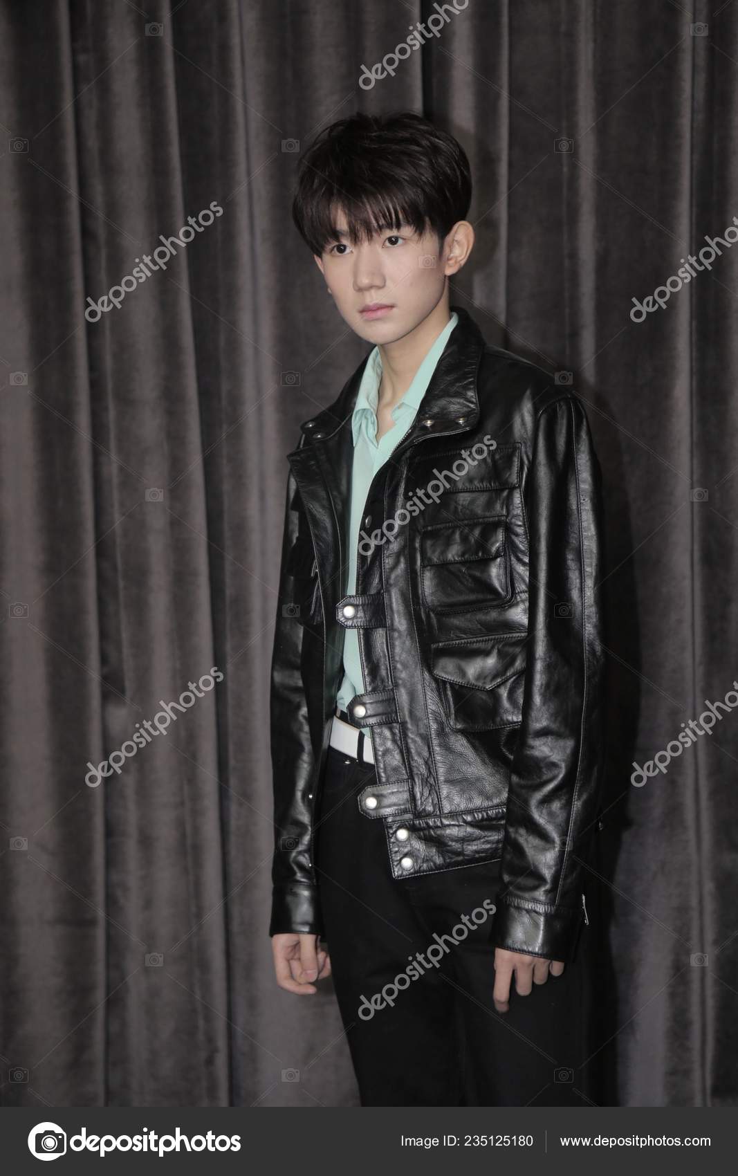 Roy Wang Wang Yuan Chinese Boy Group Tfboys Arrives Givenchy