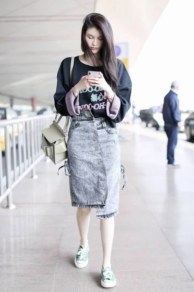 Čínský Model Sui Obrázku Když Dorazí Beijing Capital International Airport — Stock fotografie