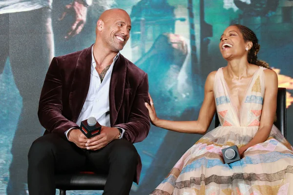 English Actress Naomie Harris Right American Actor Dwayne Johnson Attend — Stock Photo, Image