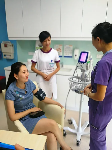 Una Mujer China Pekín Que Primera Receptora Vacuna Que Inoculó — Foto de Stock