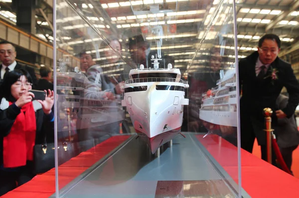 Modelo Primeiro Navio Cruzeiro Expedição Polar China Desenvolvido Pela China — Fotografia de Stock