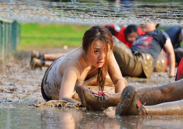 Participante Participa Corrida Mudder 2018 Corrida Obstáculos Olympic Forest Park — Fotografia de Stock