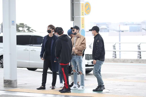 Mitglieder Der Südkoreanischen Boygroup Shinee Bei Der Ankunft Flughafen Seoul — Stockfoto