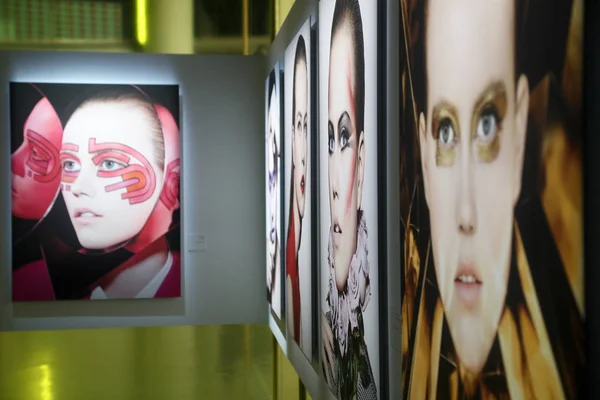 Een Weergave Van Dior Kunst Van Kleur Tentoonstelling Shanghai China — Stockfoto