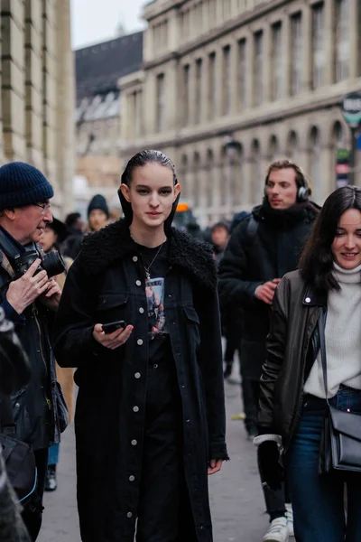 Paseo Peatones Moda Calle Durante Semana Moda París Otoño Invierno — Foto de Stock