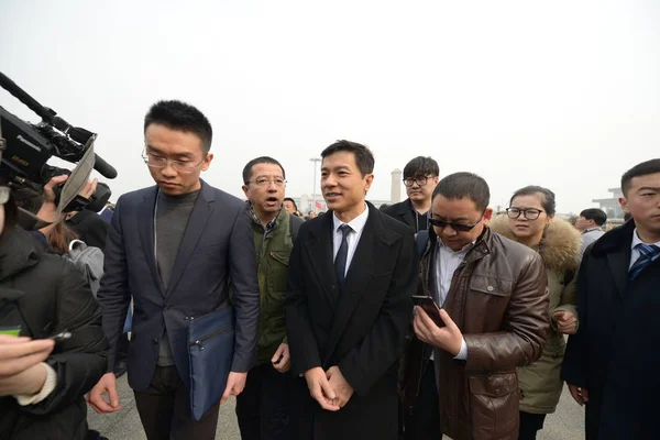 Robin Yanhong Presidente Ceo Baidu Inc Está Rodeado Reporteros Cuando —  Fotos de Stock
