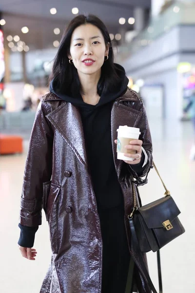 Chinese Model Liu Wen Pictured Shanghai Hongqiao International Airport Shanghai — Stock Photo, Image
