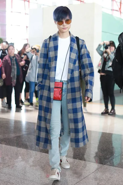 Cântăreața Chineză Yuchun Sau Chris Lee Este Fotografiată Aeroportul Internațional — Fotografie, imagine de stoc