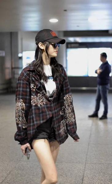 Modelo Chinês Mengyao Mais Conhecido Como Ming Retratado Aeroporto Internacional — Fotografia de Stock