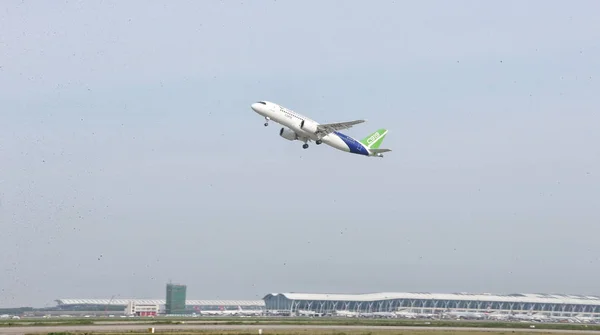 Другий Китаї Розвинених Великих Пасажирських Jet C919 Comac Комерційна Авіація — стокове фото