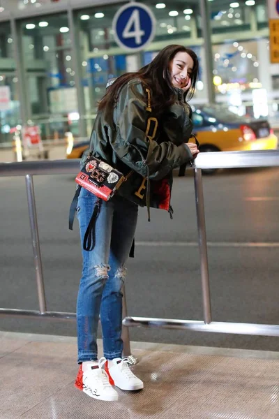 Actrice Chinoise Ouigur Dilraba Dilmurat Est Photographiée Avant Quitter Aéroport — Photo