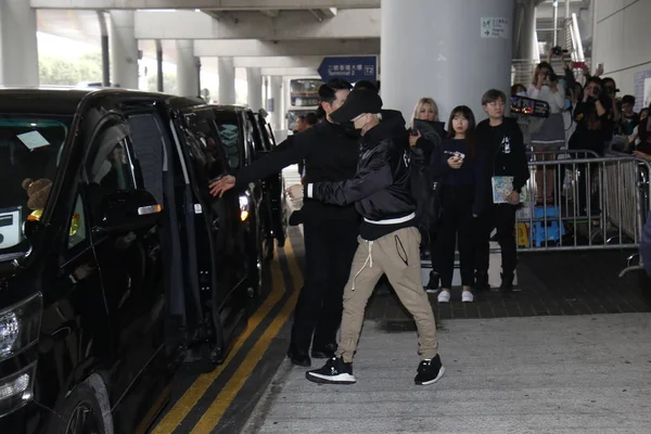 韩国男孩乐队班坦男孩 也被称为 Bts 抵达香港国际机场参加 2017年 Mnet 亚洲音乐奖 2017 Mama 2017年11月29日 — 图库照片