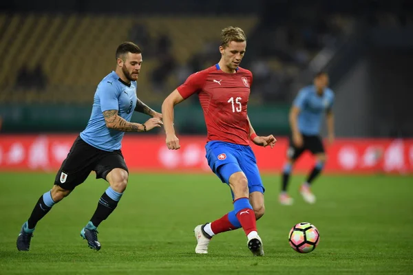 Tomás Soucek Derecha Selección Fútbol República Checa Patea Pelota Para —  Fotos de Stock